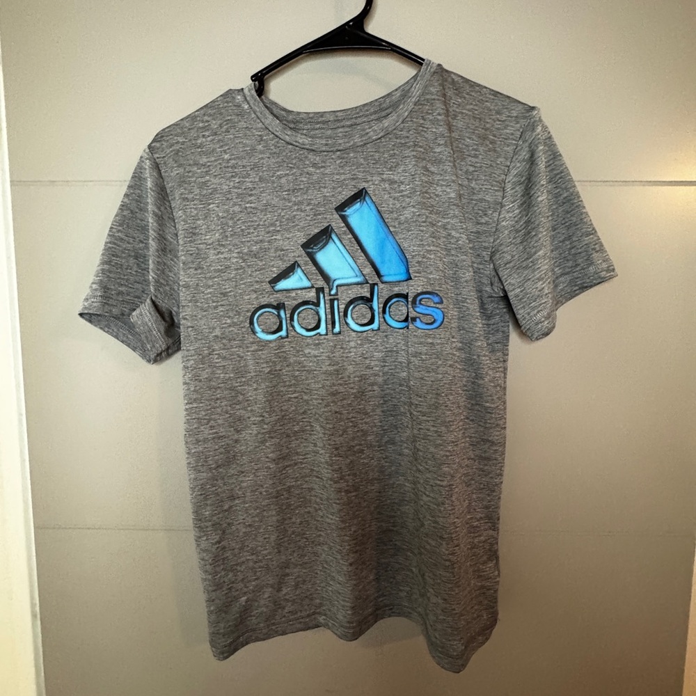 Addias Boy Large Grey Tee